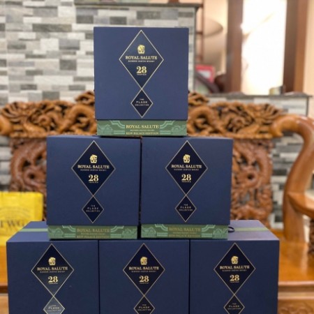 RƯỢU ROYAL SALUTE 25 YEARS