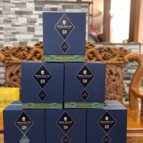 RƯỢU ROYAL SALUTE 25 YEARS